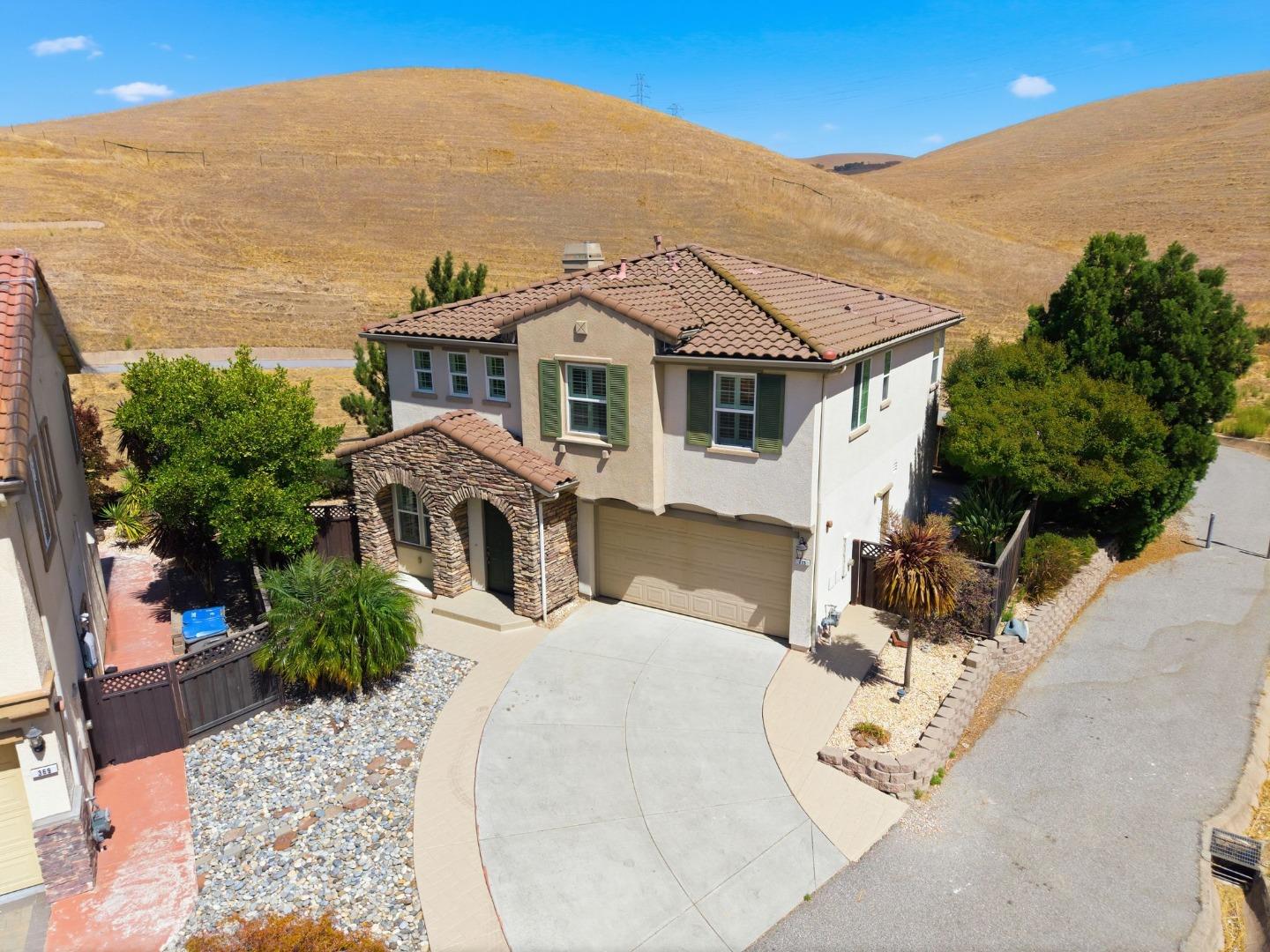 375 Longhill CT