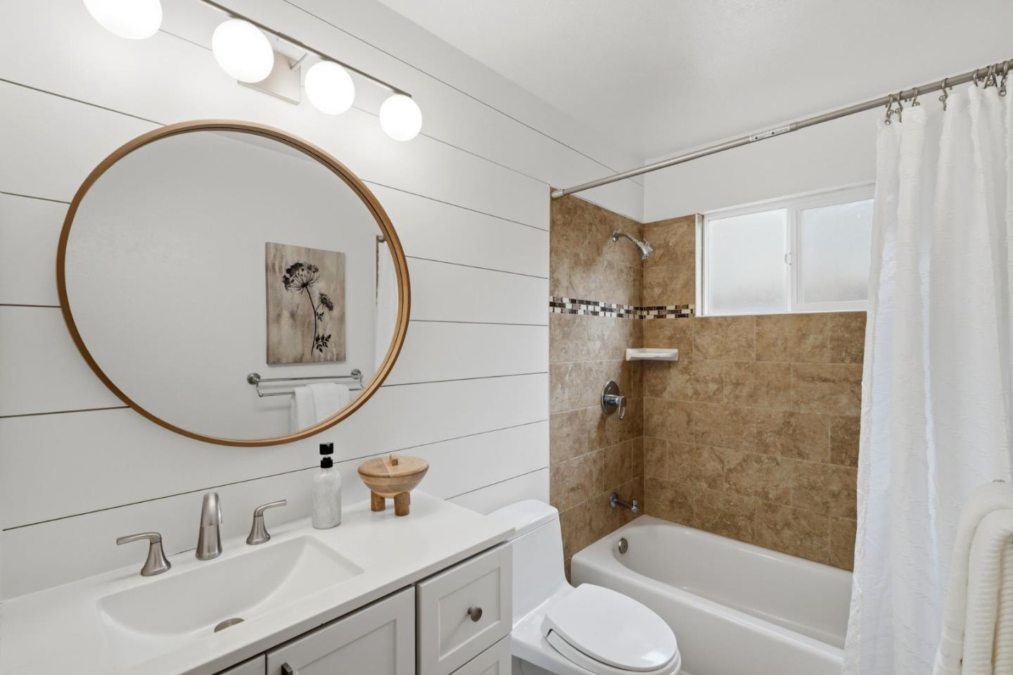 2239 Barrett AVE