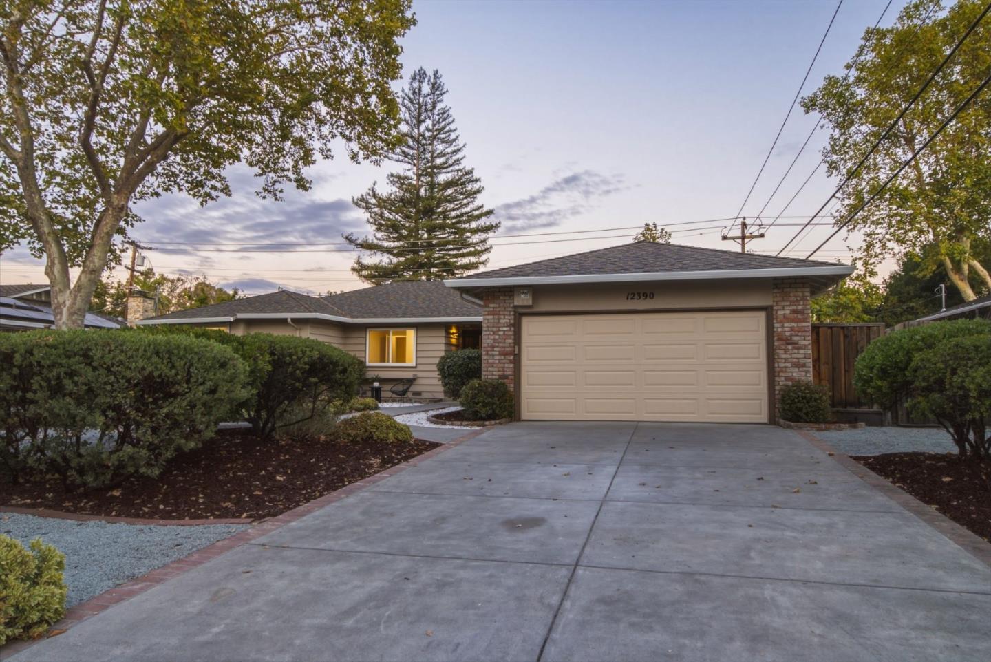 12390 Woodside DR