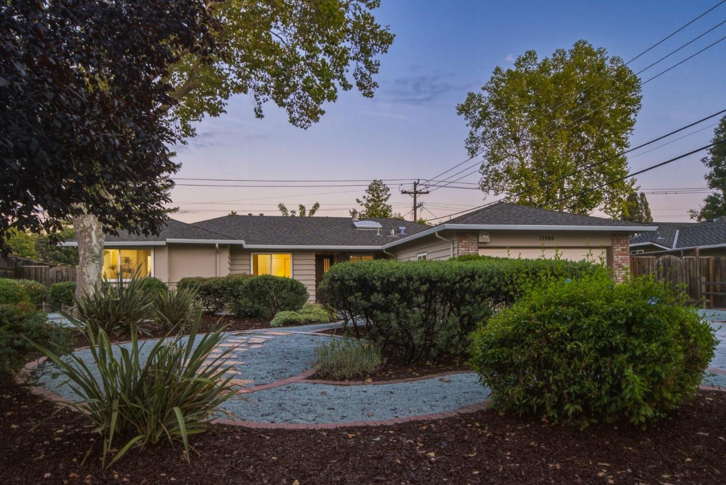 12390 Woodside DR