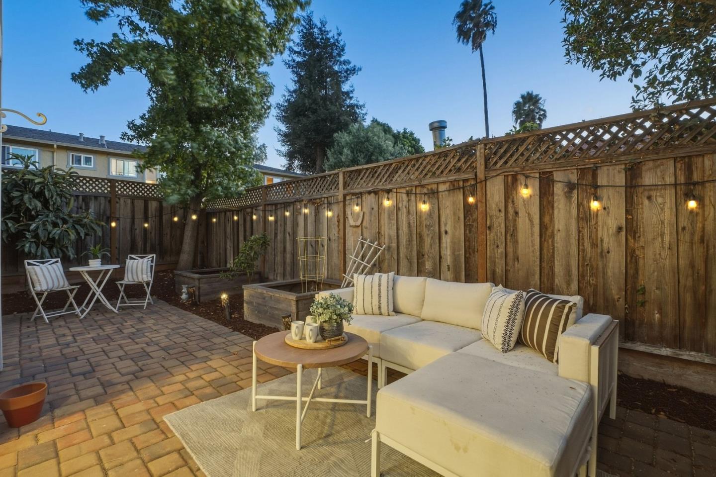 1466 Calabazas BLVD