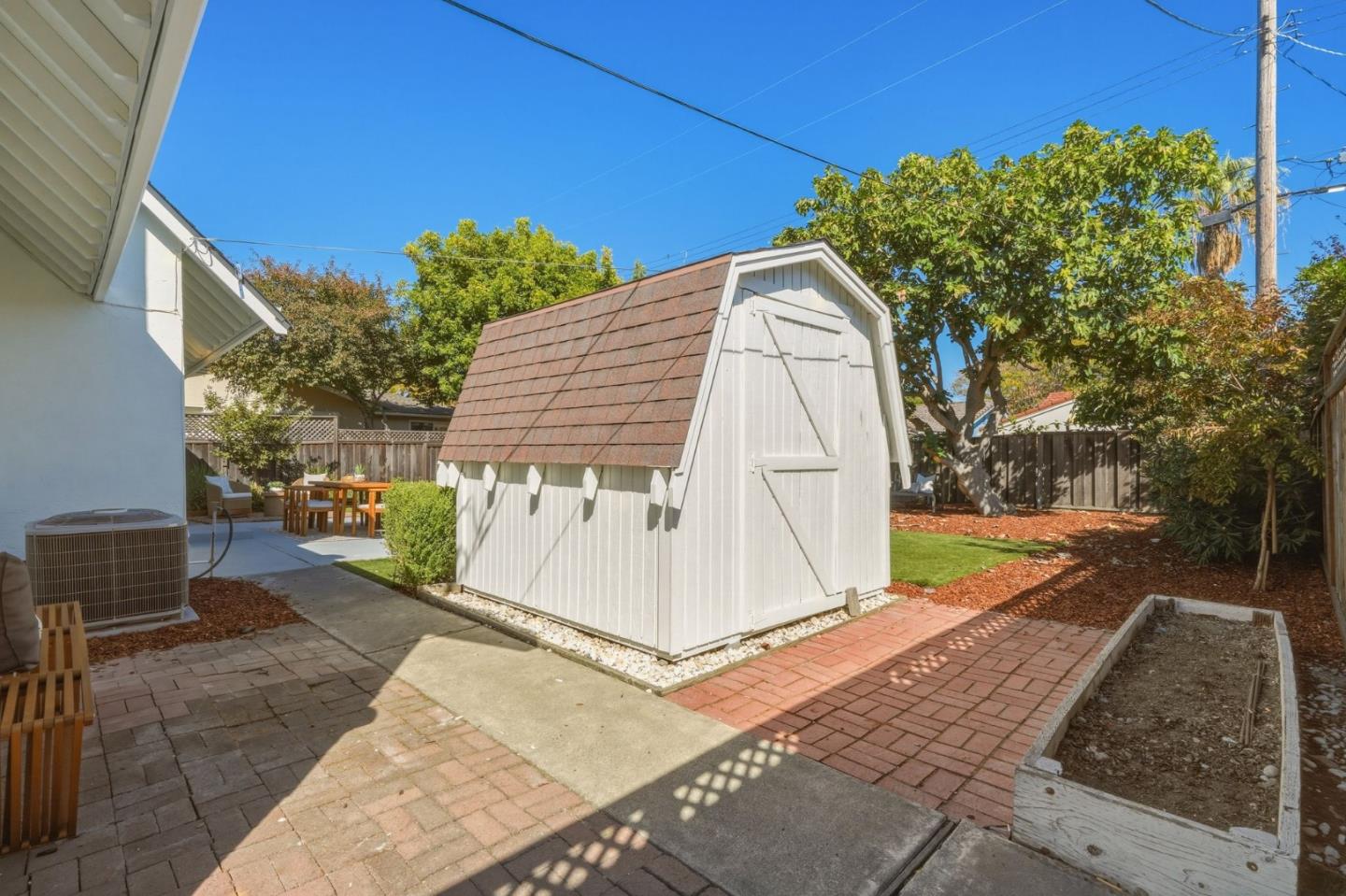 3805 Thrush WAY