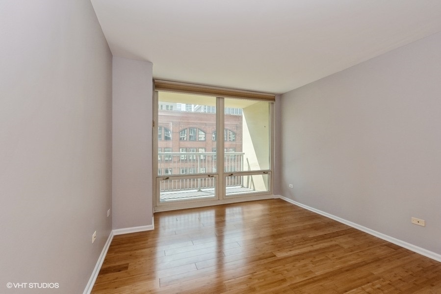 345 N La Salle Drive Unit: 806