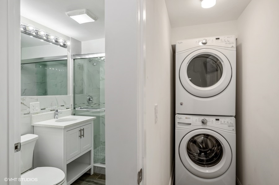 4442 N Maplewood Avenue