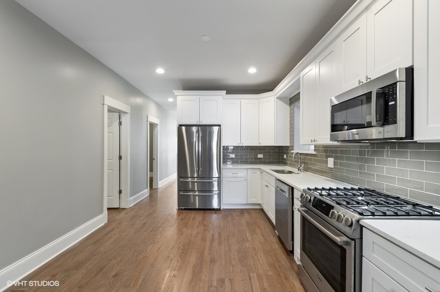 4442 N Maplewood Avenue