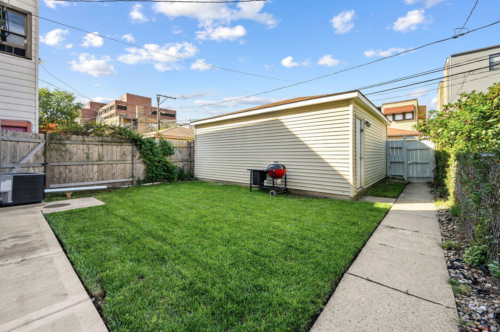 4442 N Maplewood Avenue