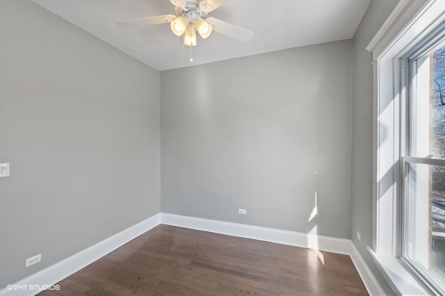 4442 N Maplewood Avenue