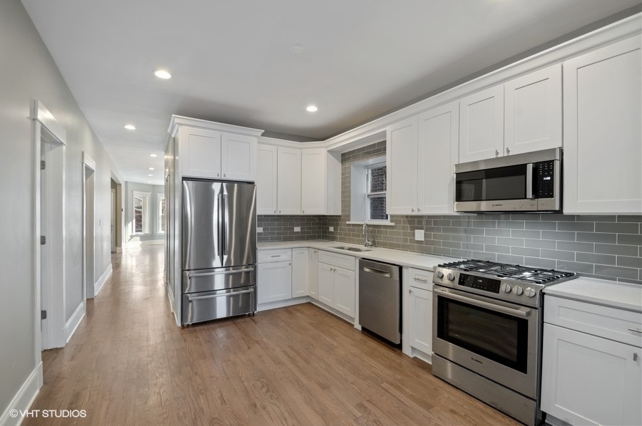 4442 N Maplewood Avenue