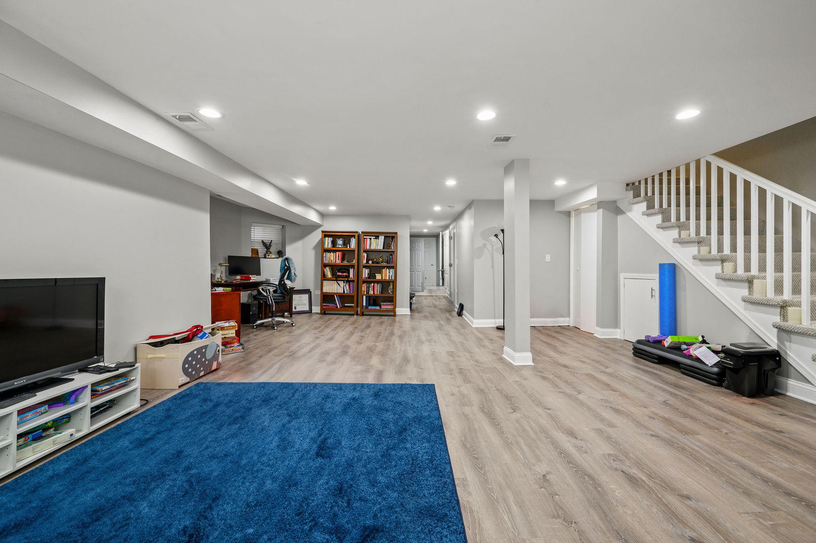 4442 N Maplewood Avenue