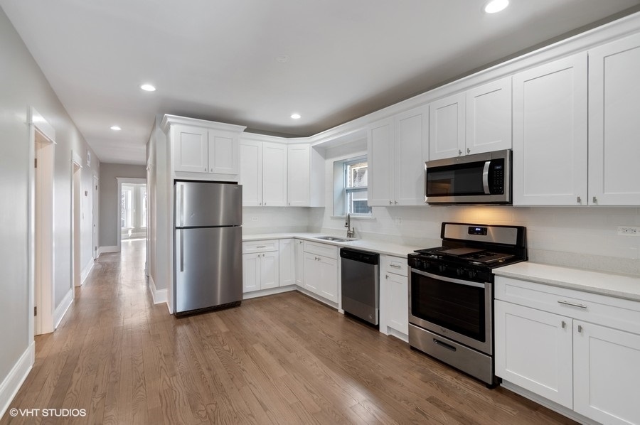 4442 N Maplewood Avenue