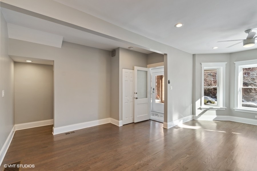 4442 N Maplewood Avenue