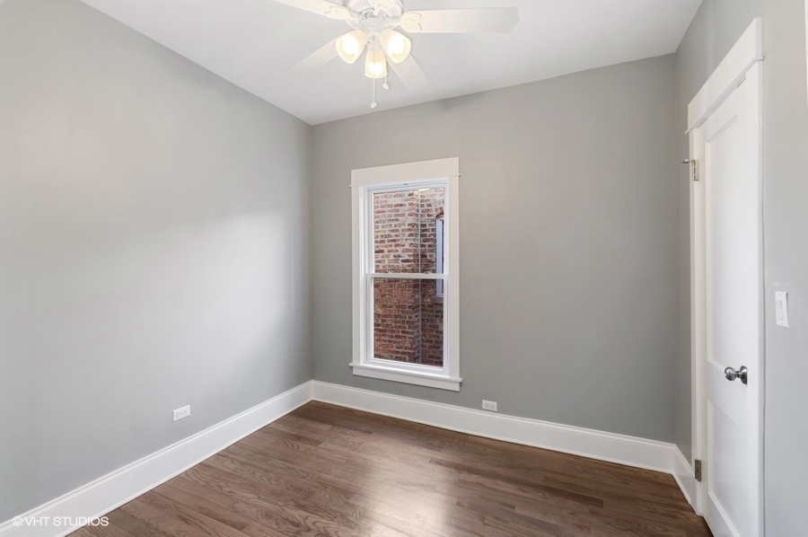 4442 N Maplewood Avenue