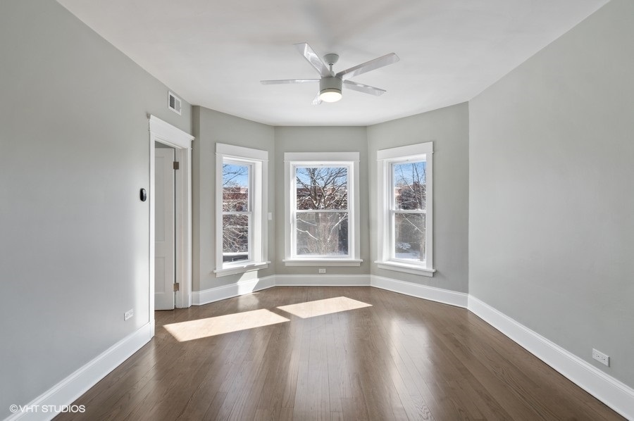 4442 N Maplewood Avenue