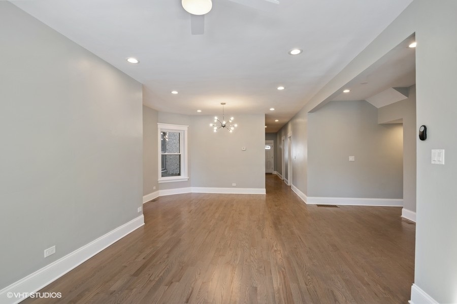 4442 N Maplewood Avenue