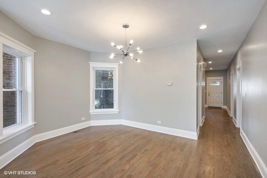 4442 N Maplewood Avenue