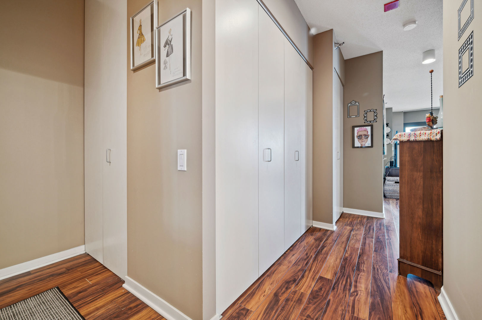 400 N LASALLE Drive Unit: 2212