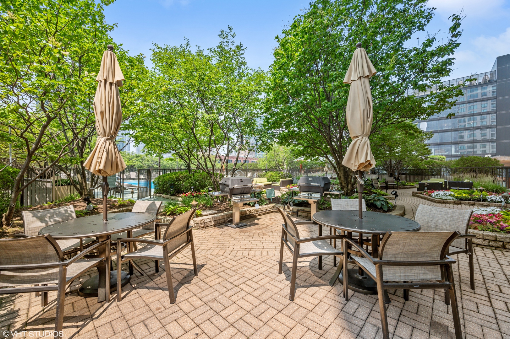 400 N LASALLE Drive Unit: 2212