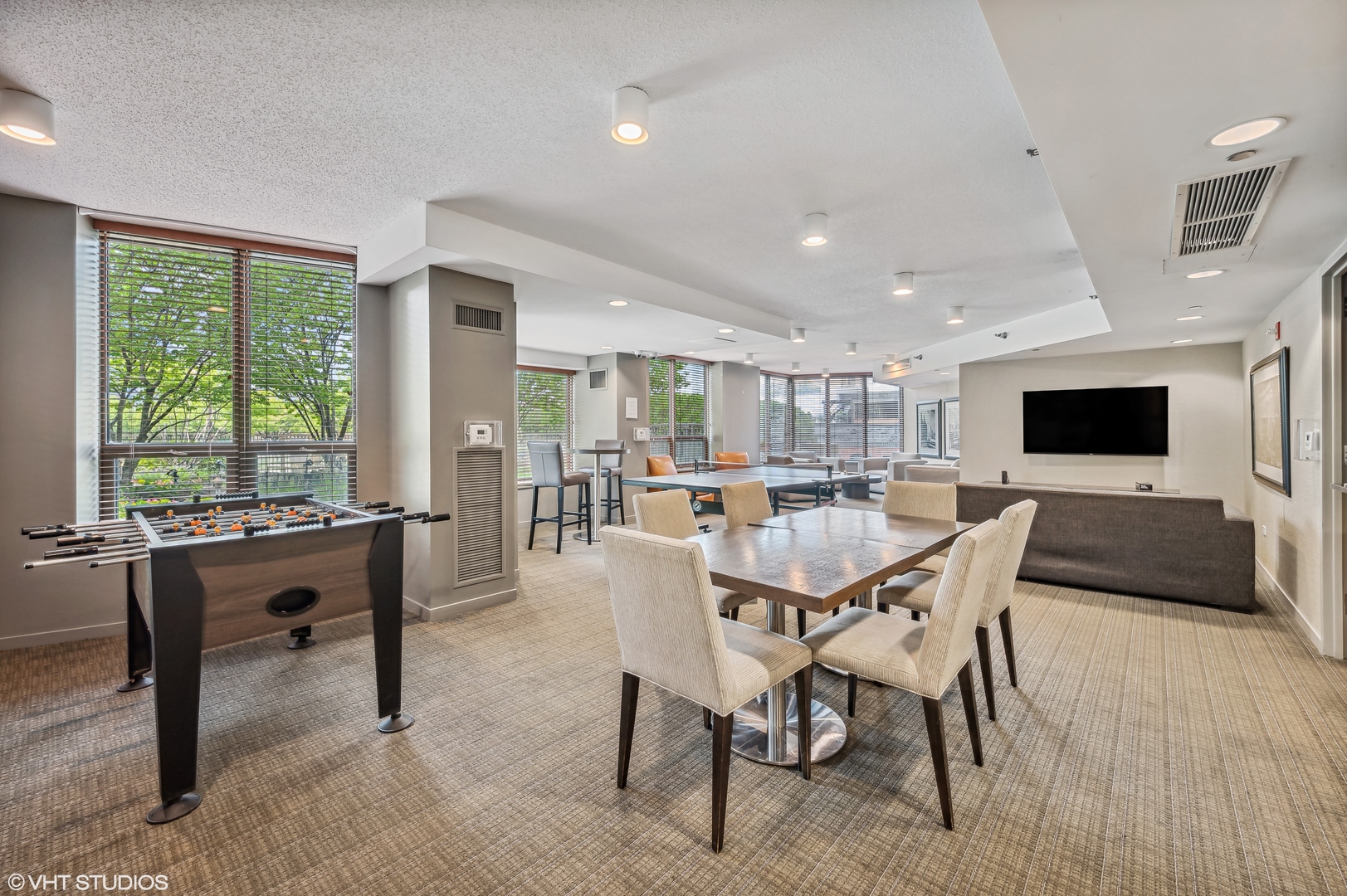 400 N LASALLE Drive Unit: 2212