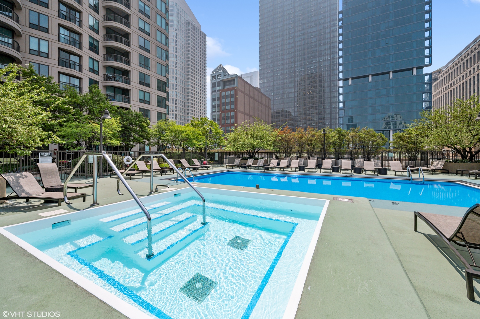 400 N LASALLE Drive Unit: 2212