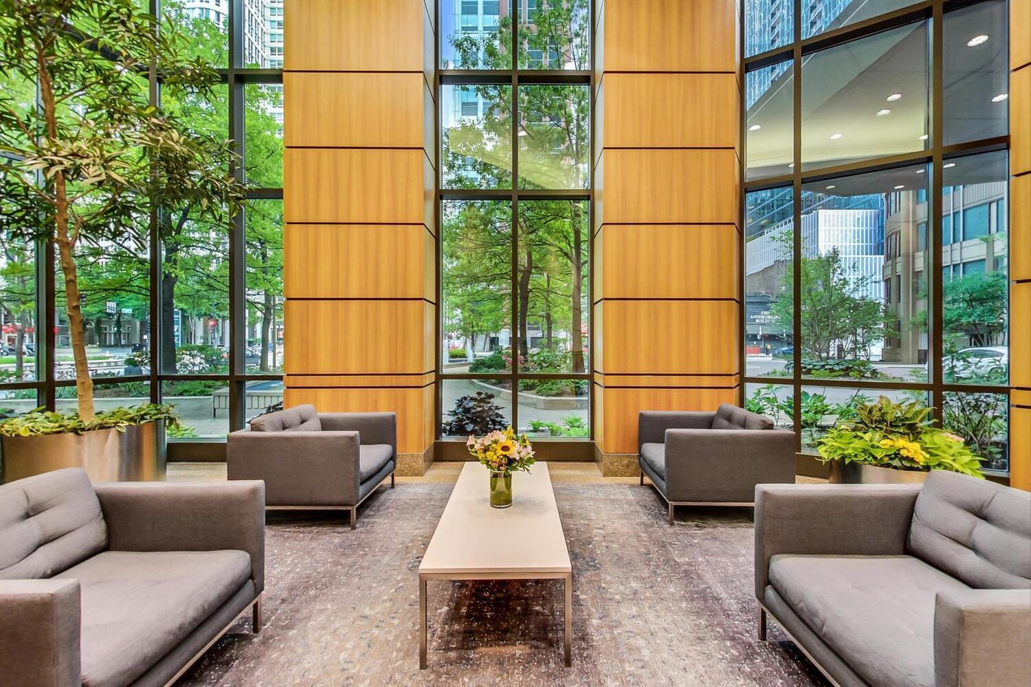 400 N LASALLE Drive Unit: 2212