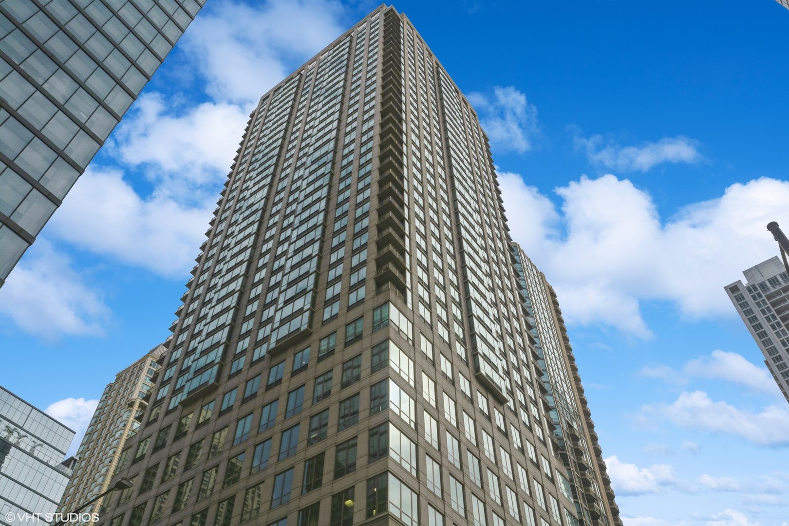 2 E ERIE Street Unit: 1606