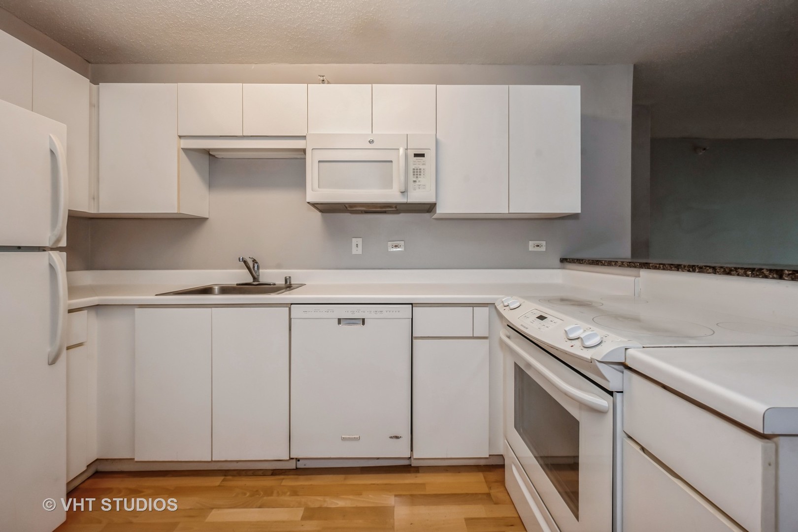 2 E ERIE Street Unit: 1606