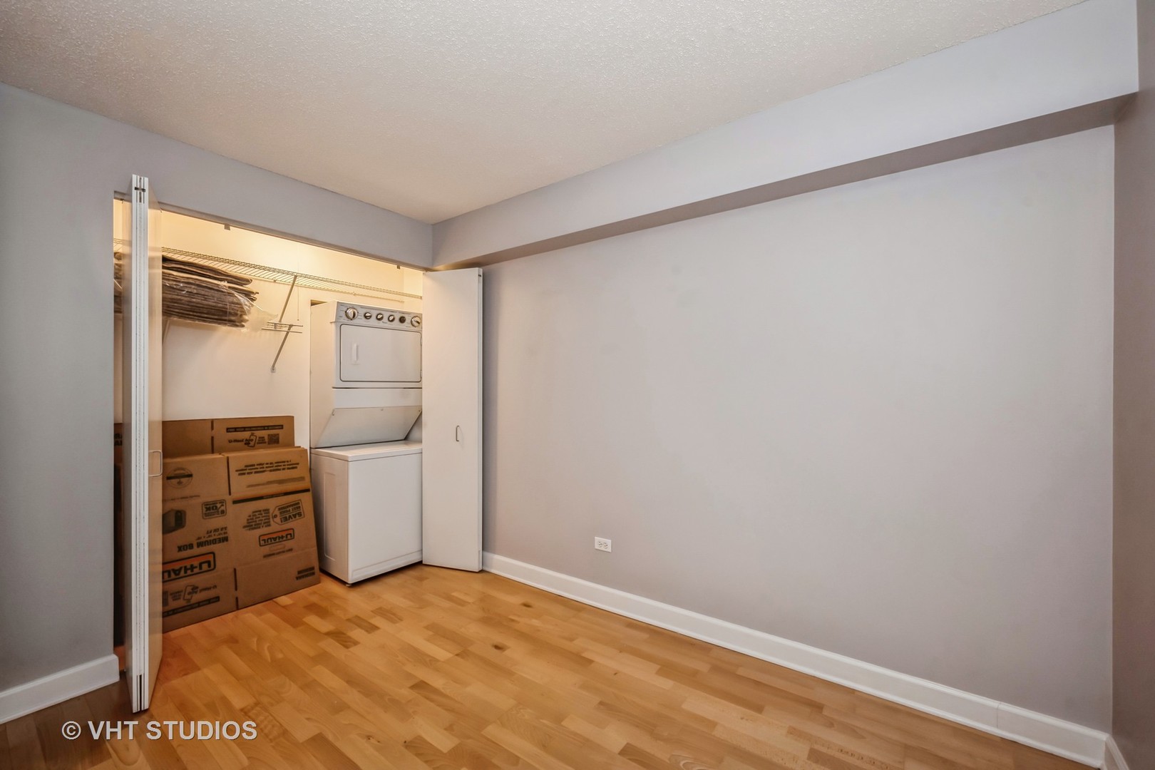2 E ERIE Street Unit: 1606