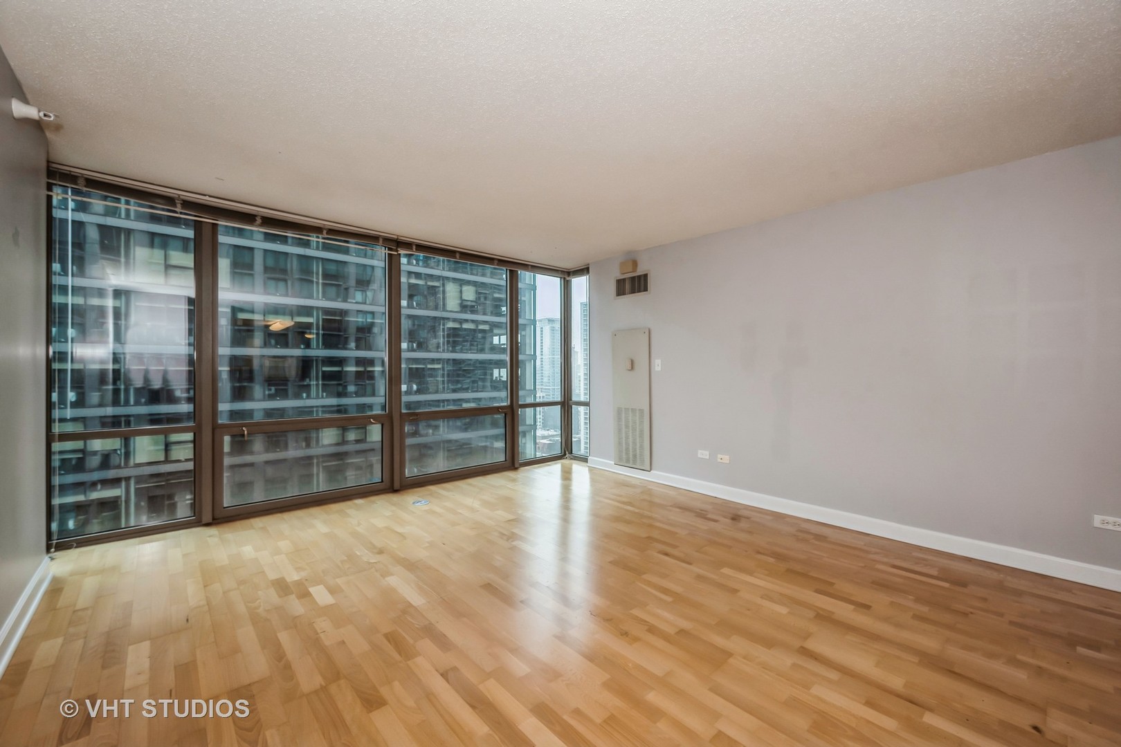 2 E ERIE Street Unit: 1606