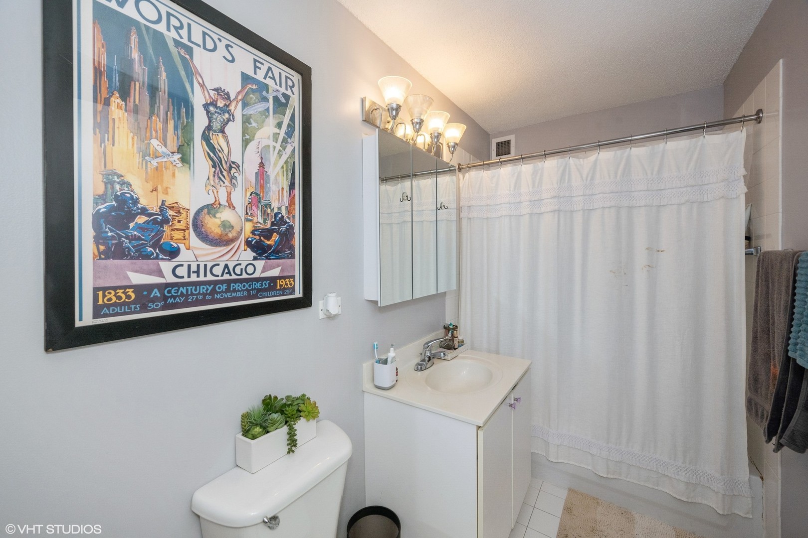 2 E ERIE Street Unit: 1606