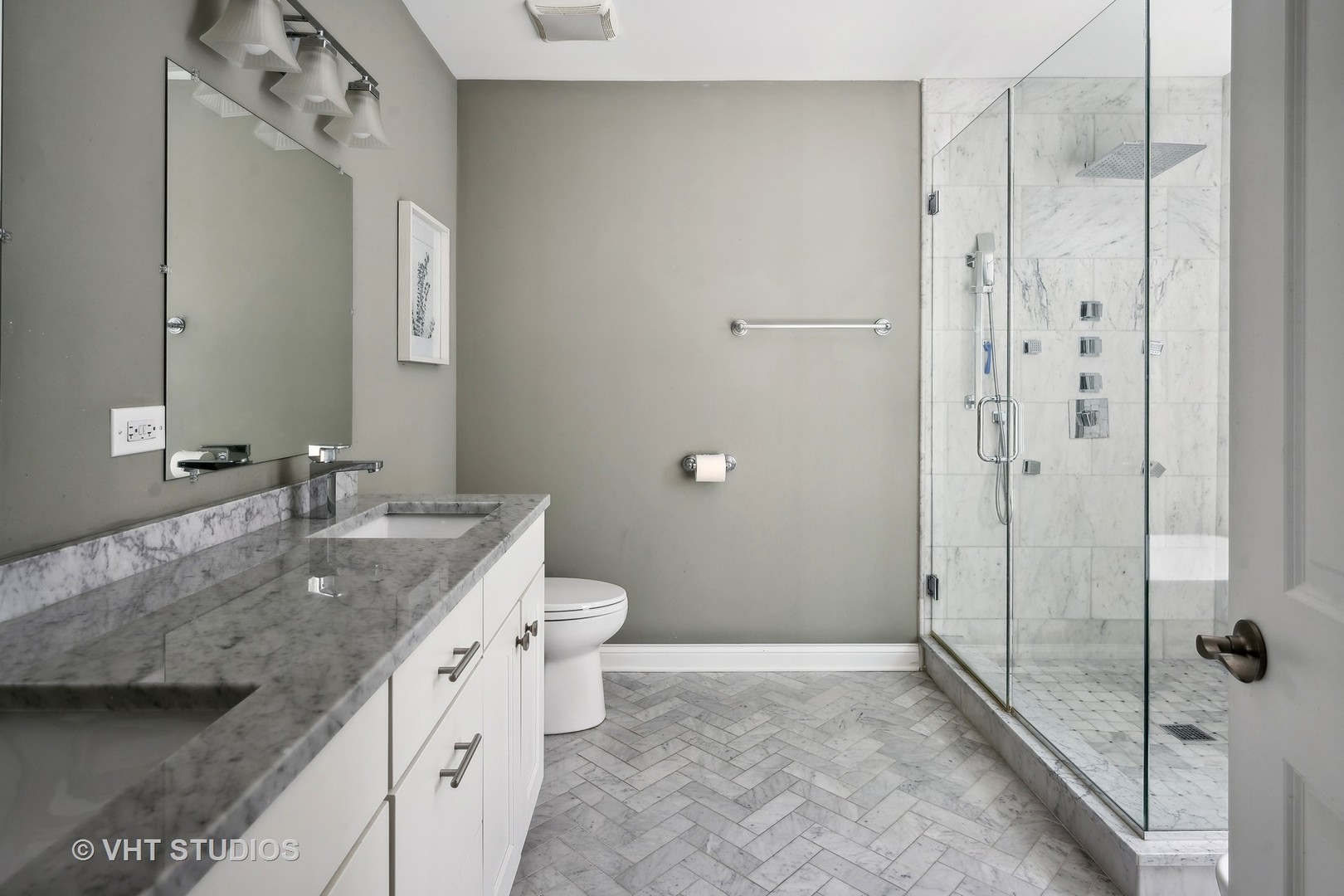 3712 N Hermitage Avenue