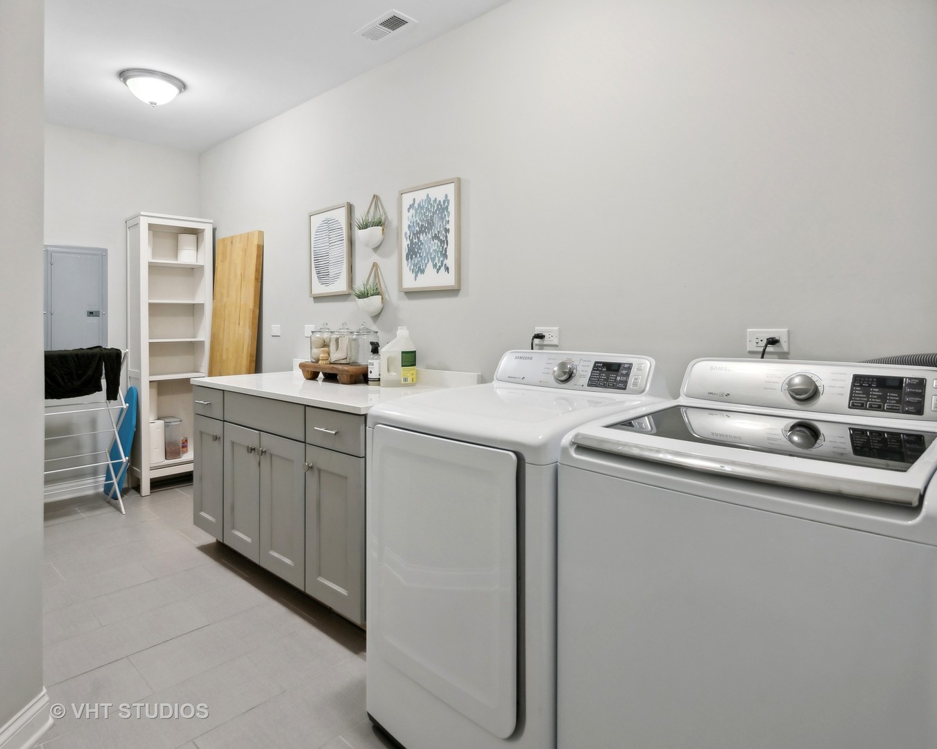 3712 N Hermitage Avenue