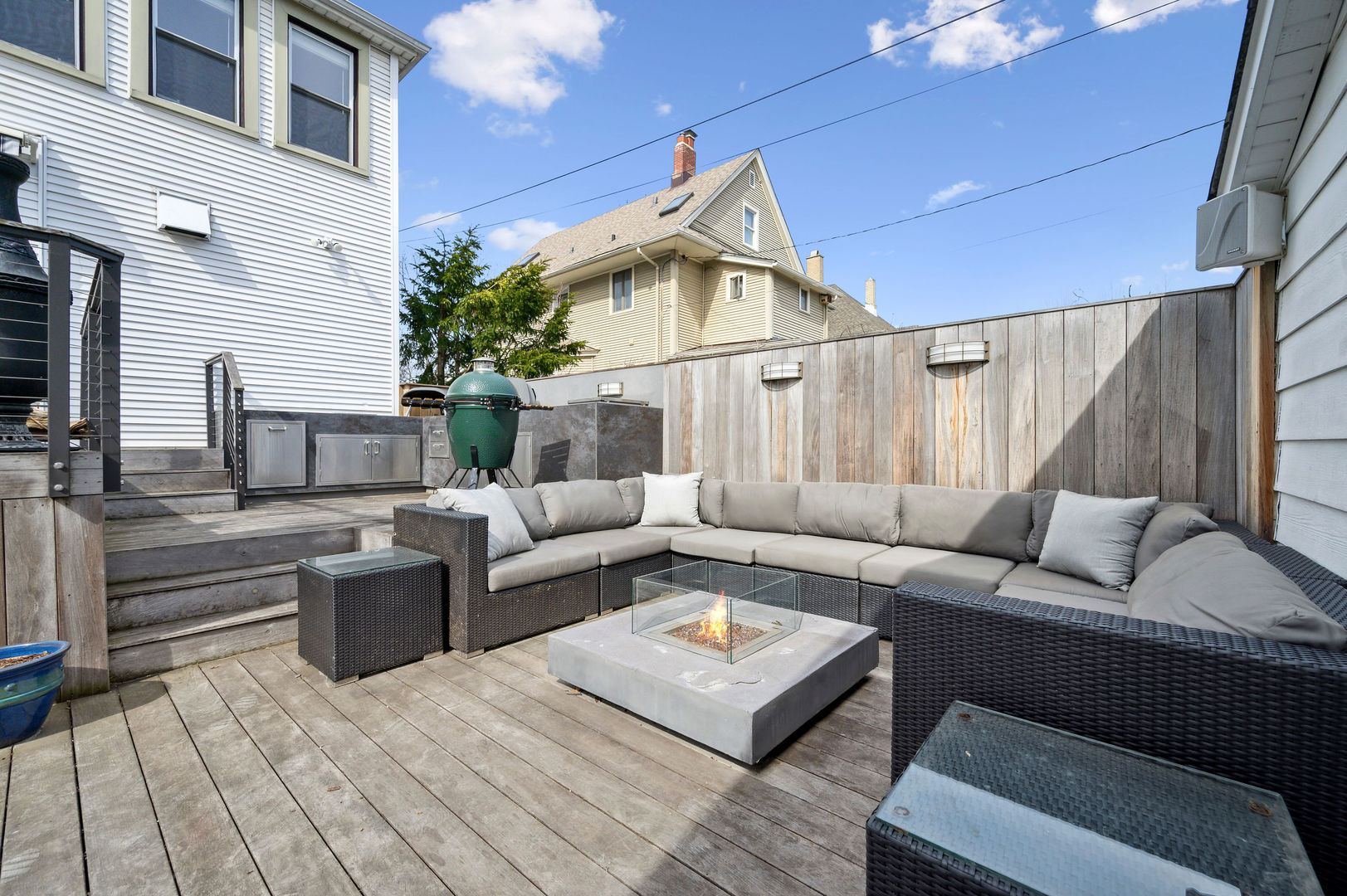3921 N HAMLIN Avenue