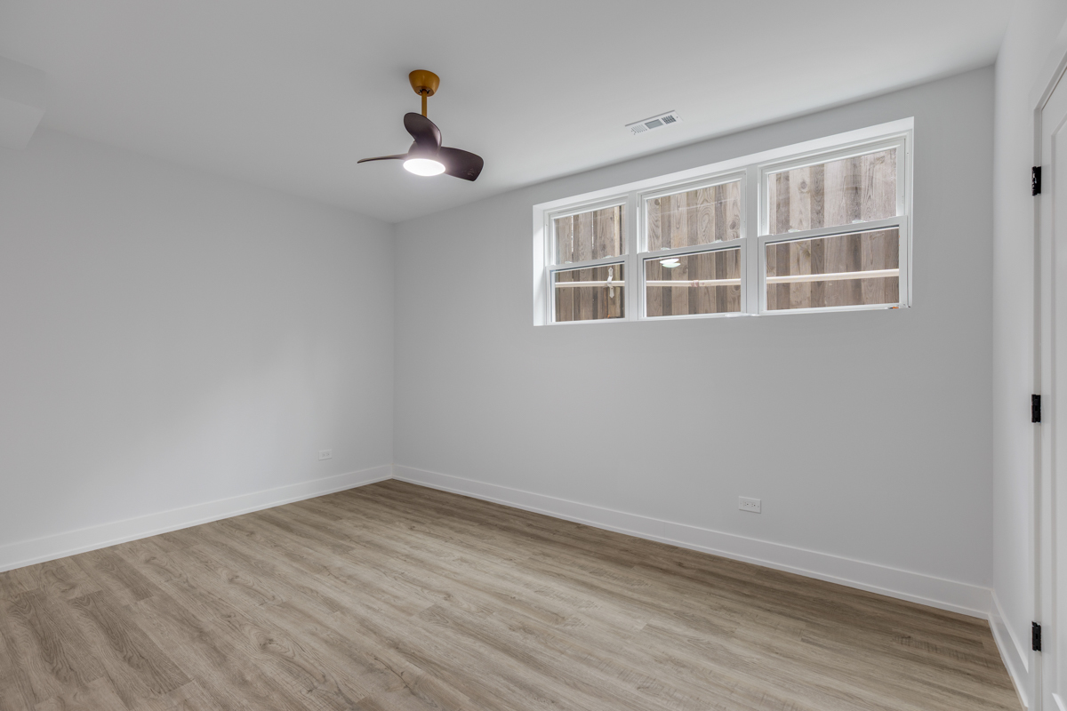 1522 W Wolfram Street