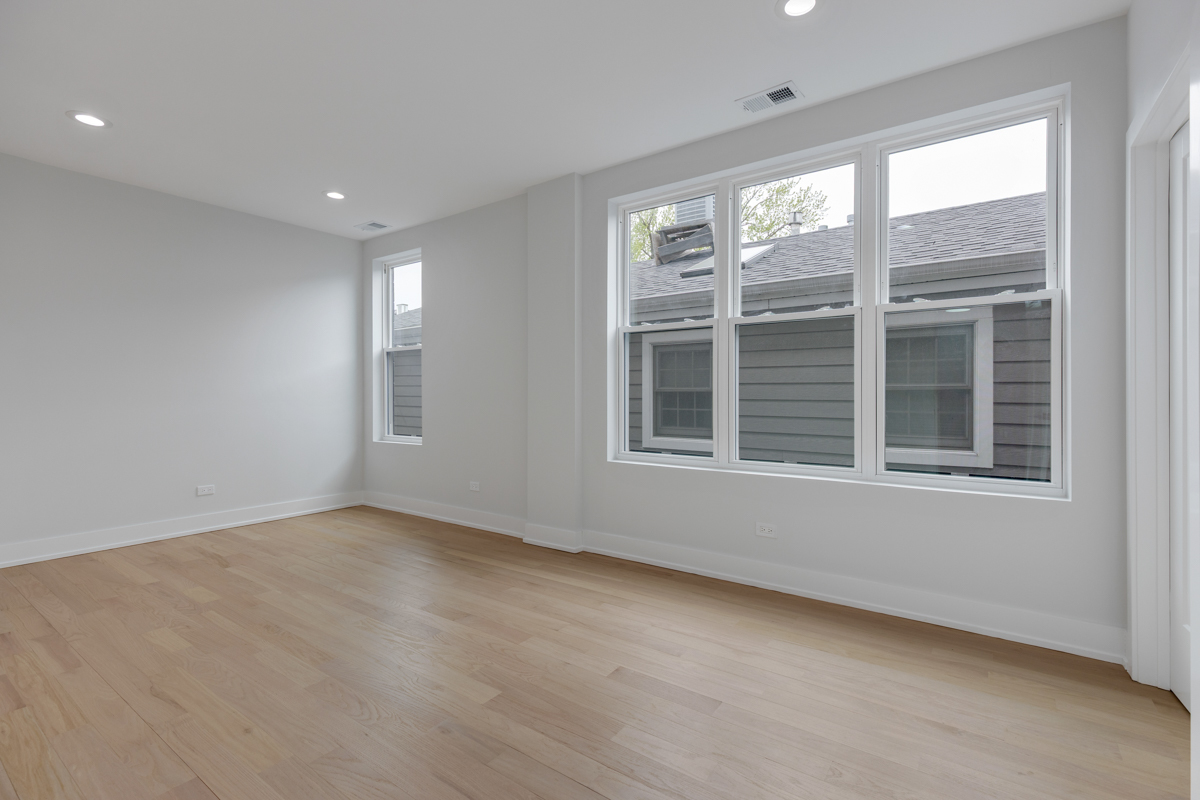 1522 W Wolfram Street