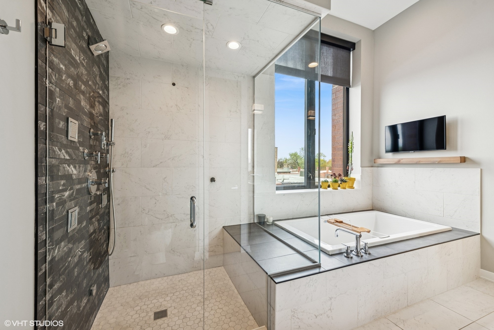 1609 N Hoyne Avenue Unit: 4W