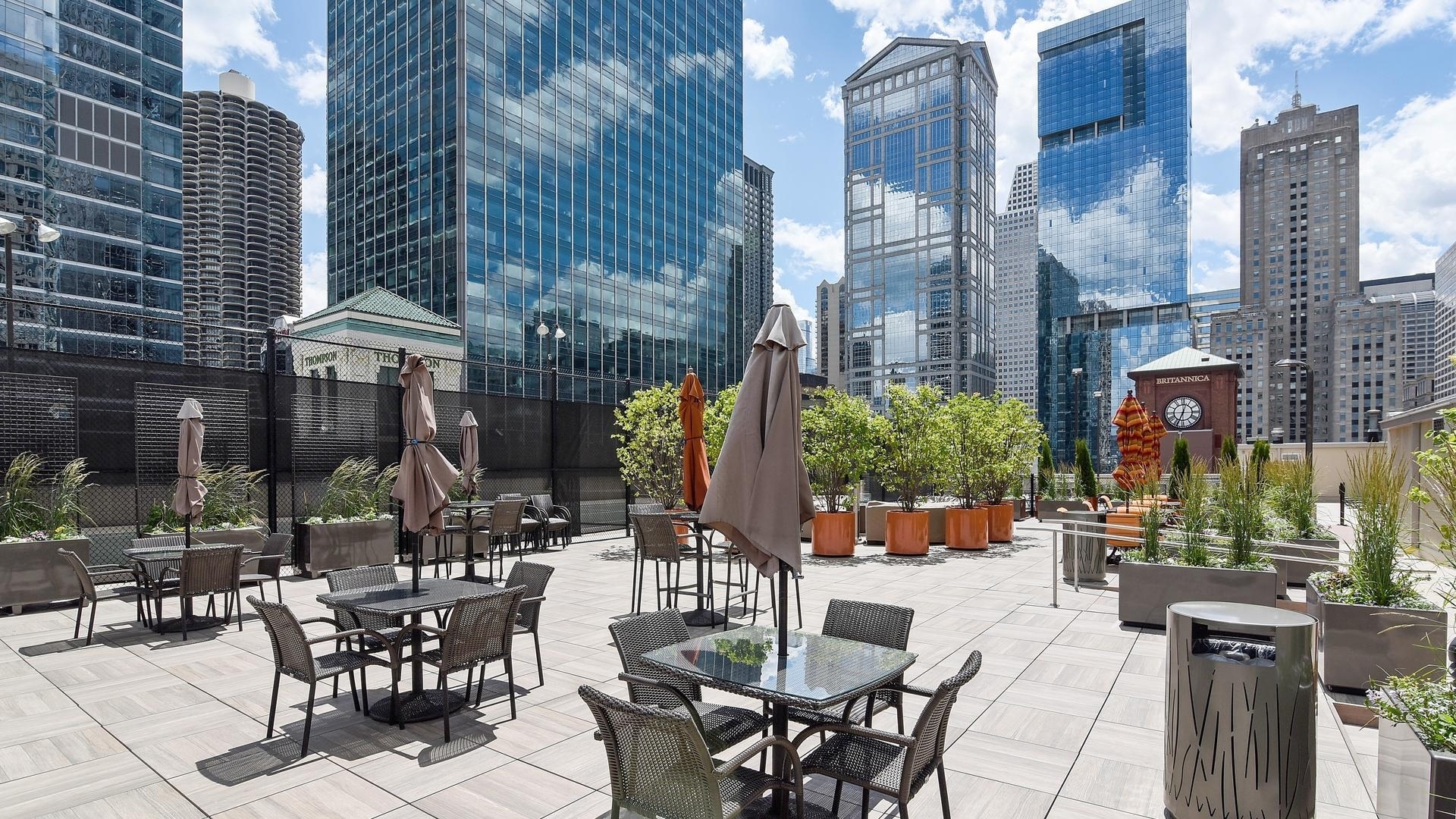 345 N La Salle Street Unit: 2804