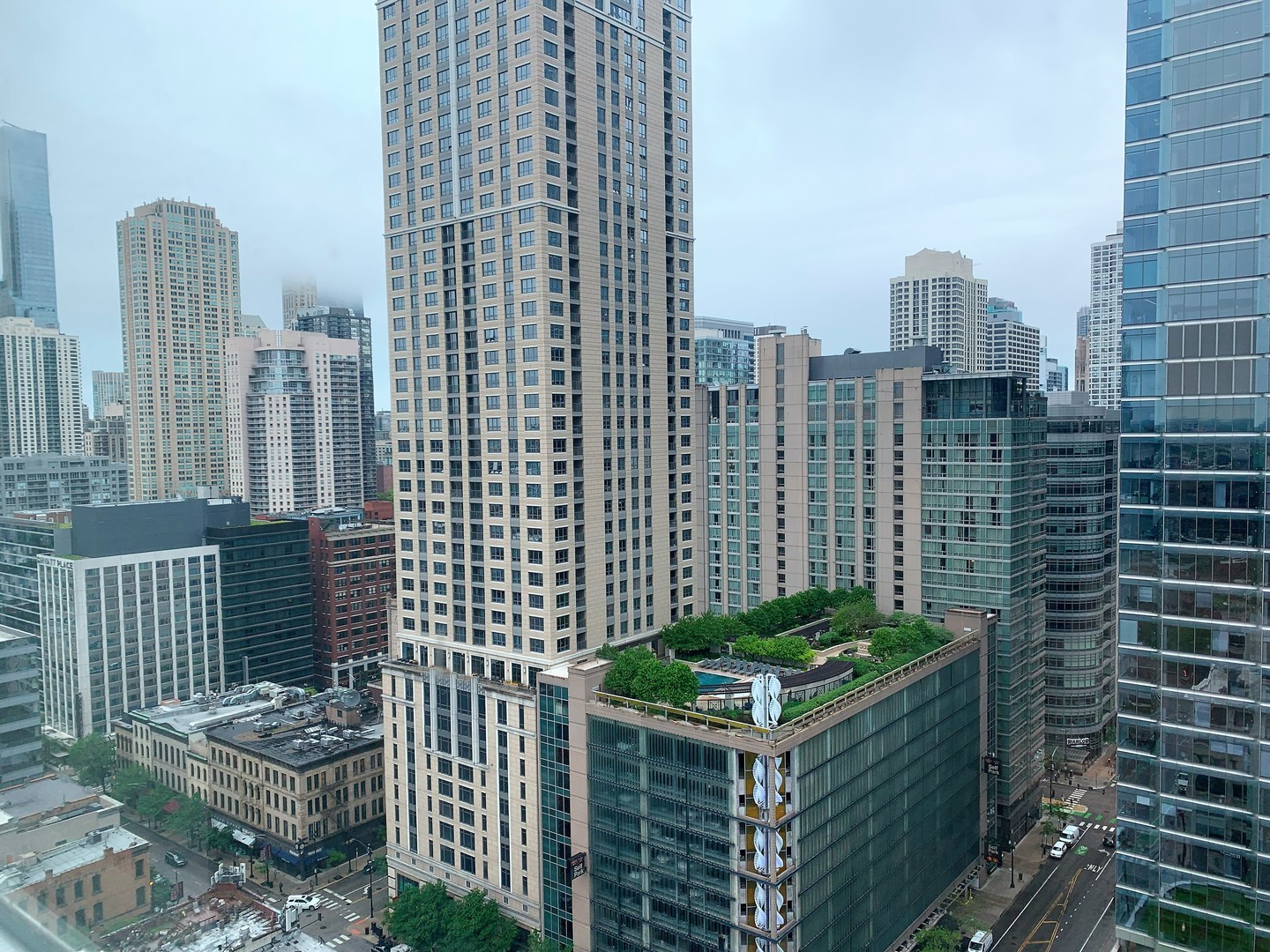345 N La Salle Street Unit: 2804