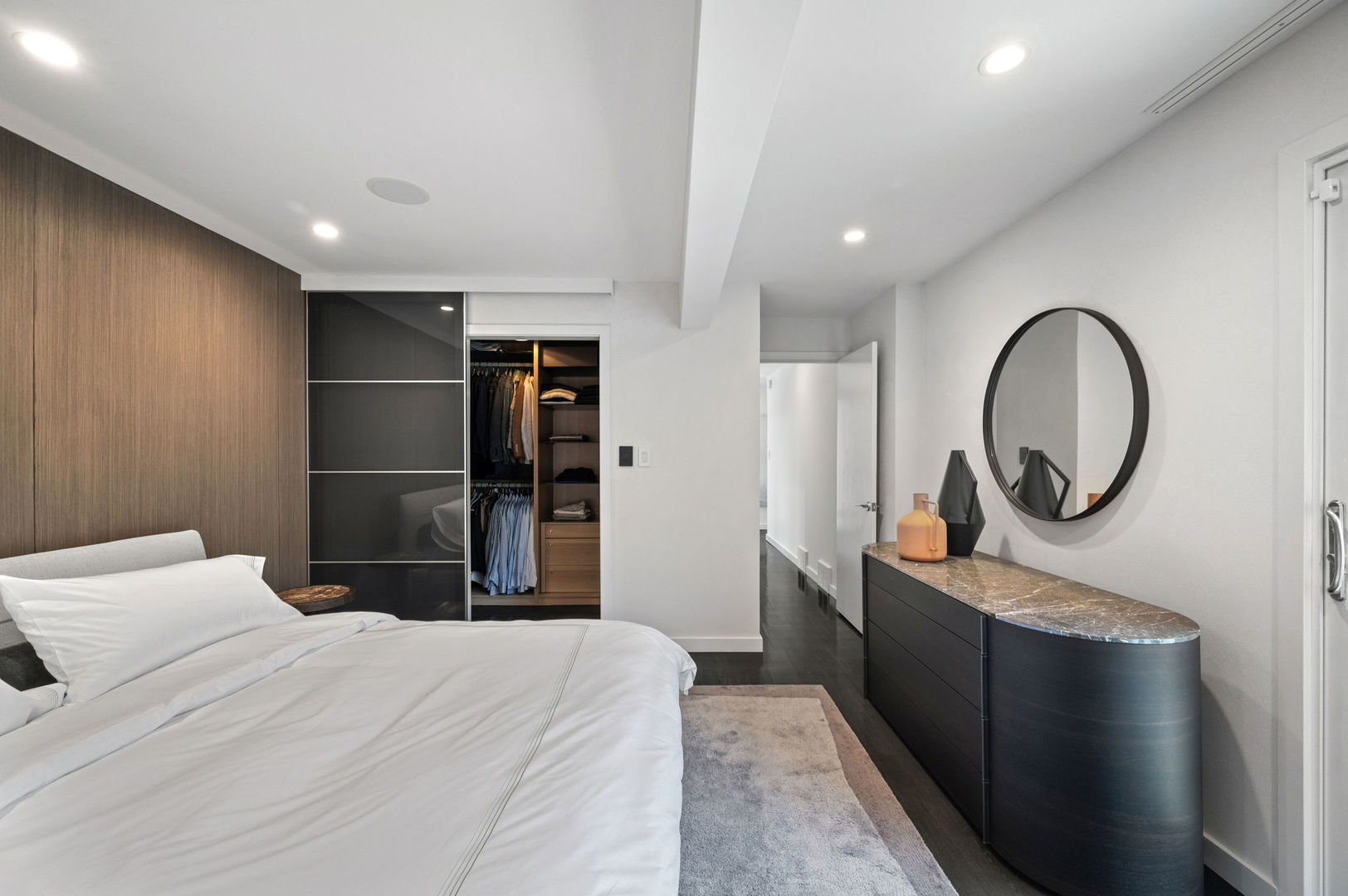 2321 N Geneva Terrace Unit: C