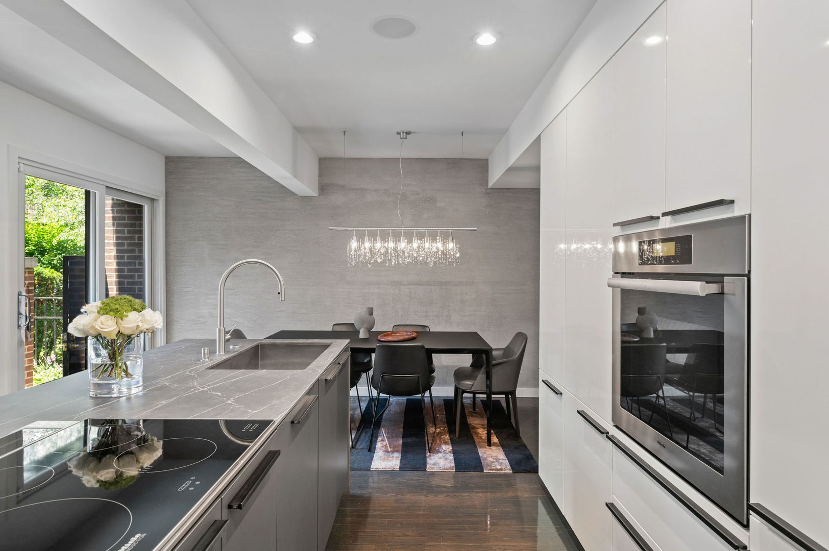 2321 N Geneva Terrace Unit: C