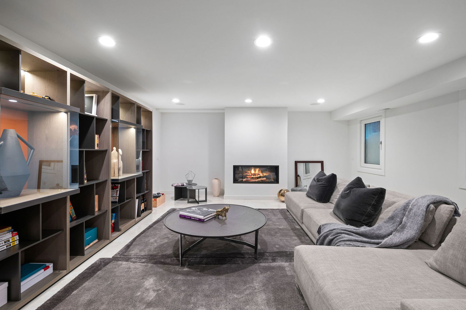 2321 N Geneva Terrace Unit: C