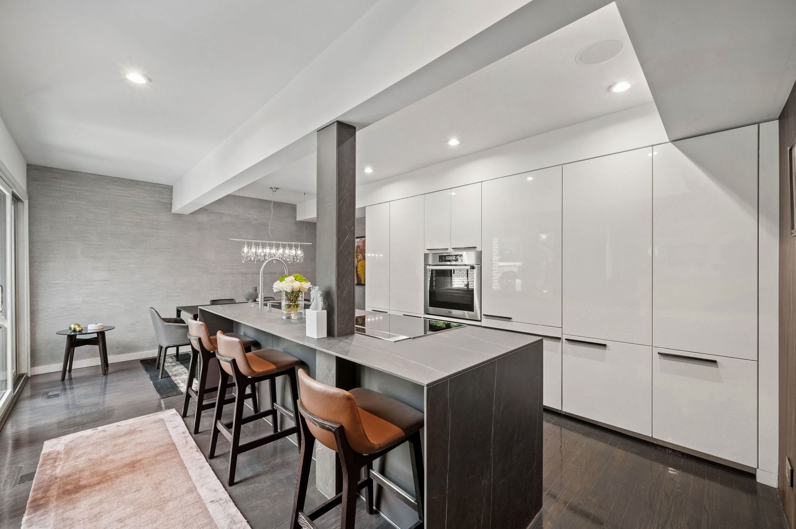 2321 N Geneva Terrace Unit: C