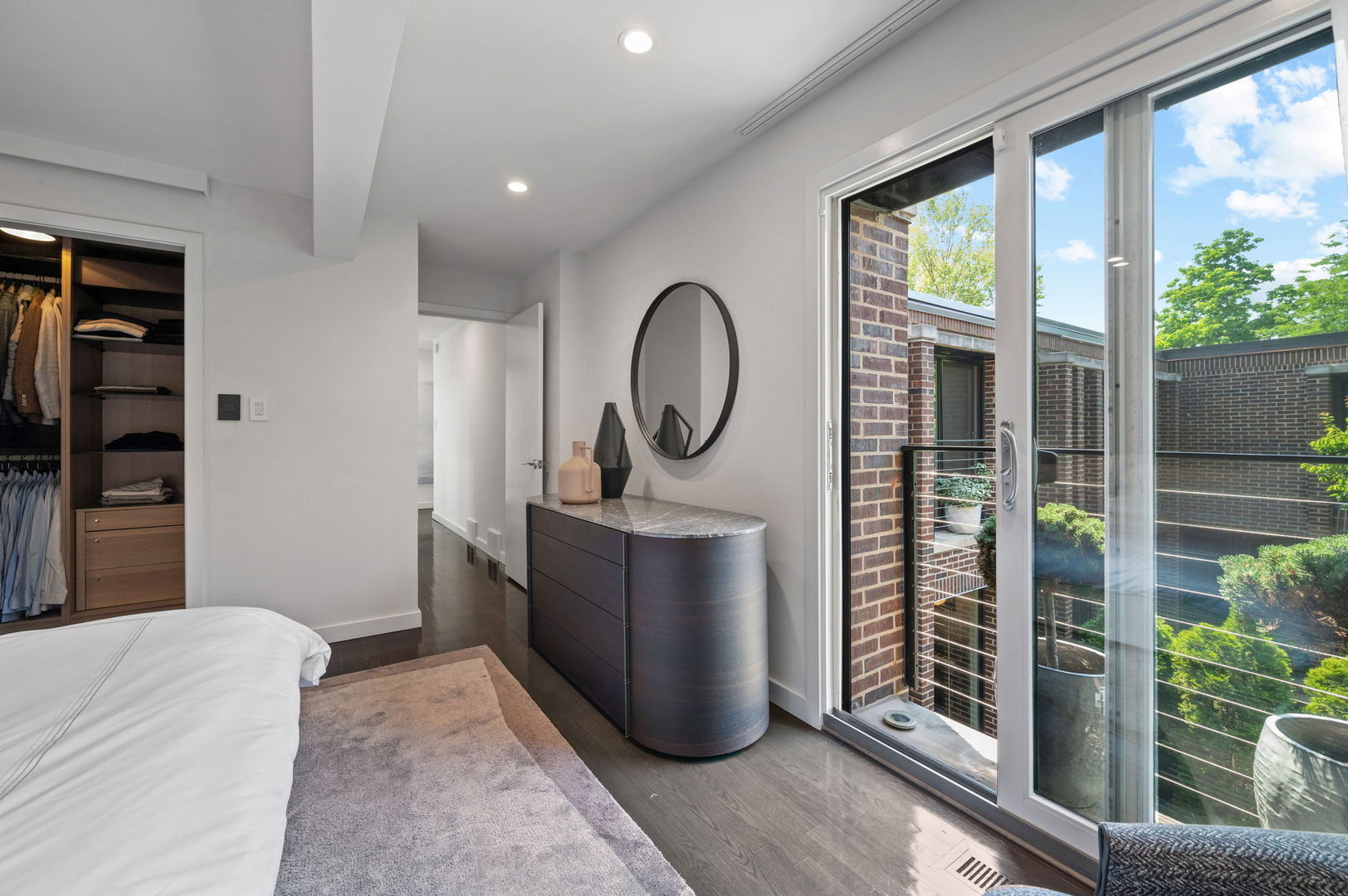 2321 N Geneva Terrace Unit: C
