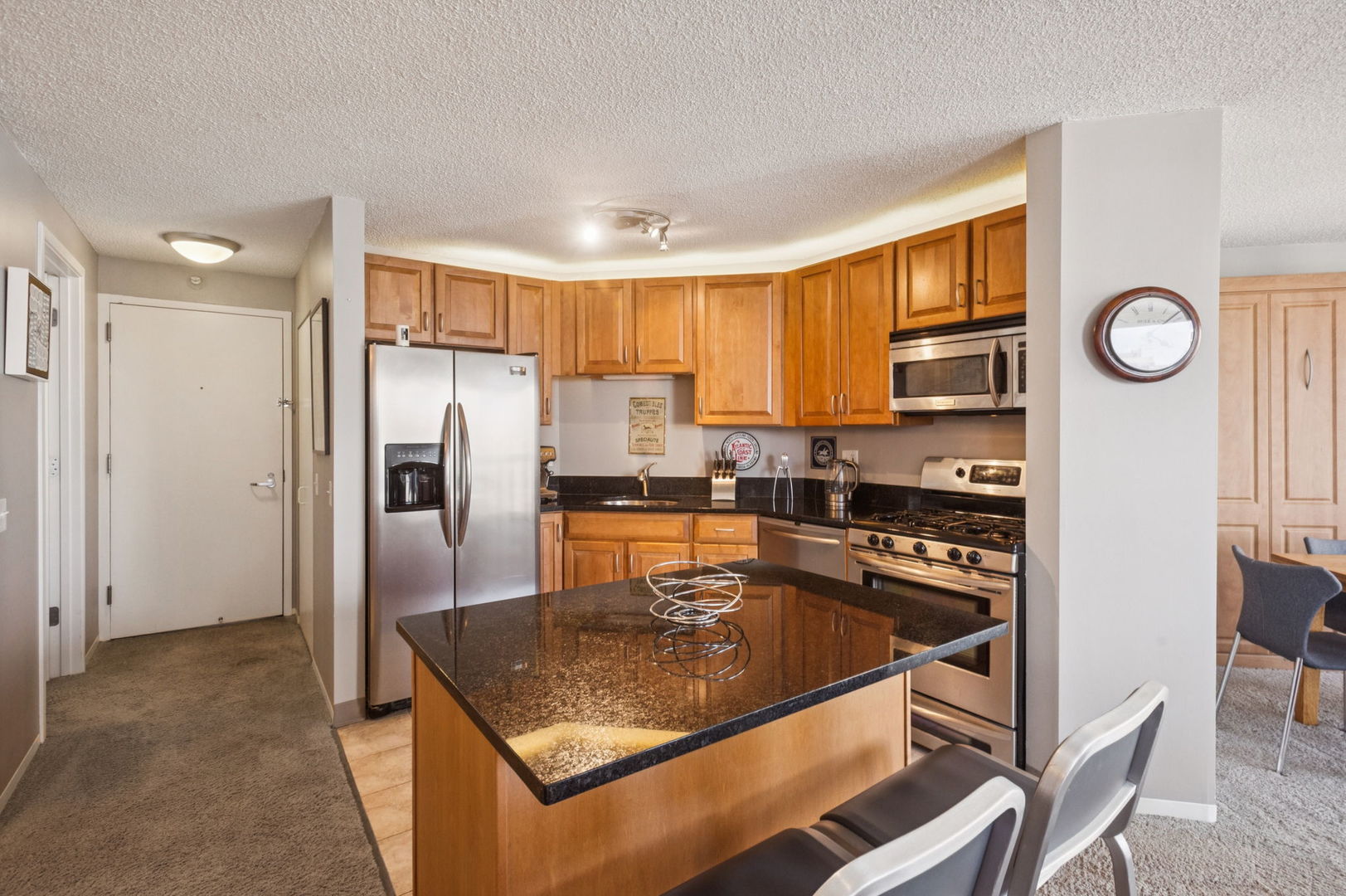 545 N Dearborn Street Unit: 2704