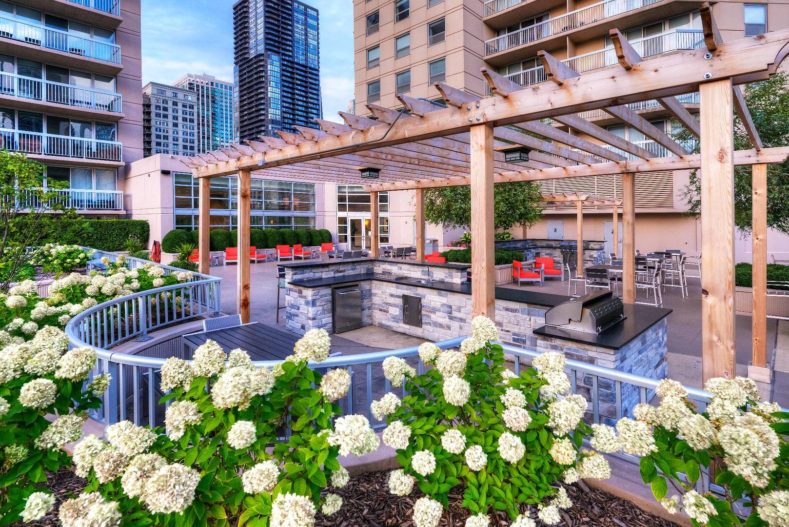 545 N Dearborn Street Unit: 2704