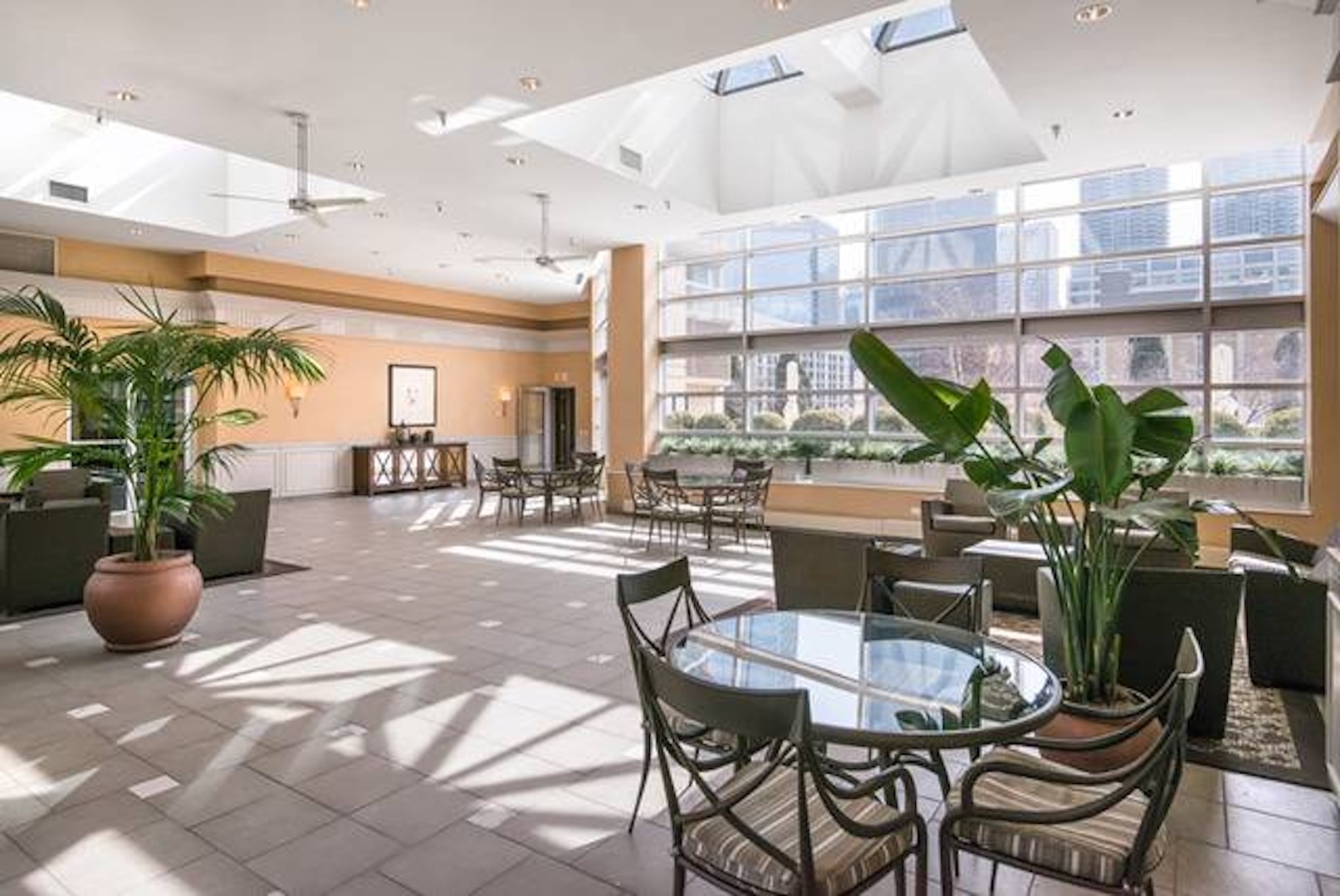 545 N Dearborn Street Unit: 2704