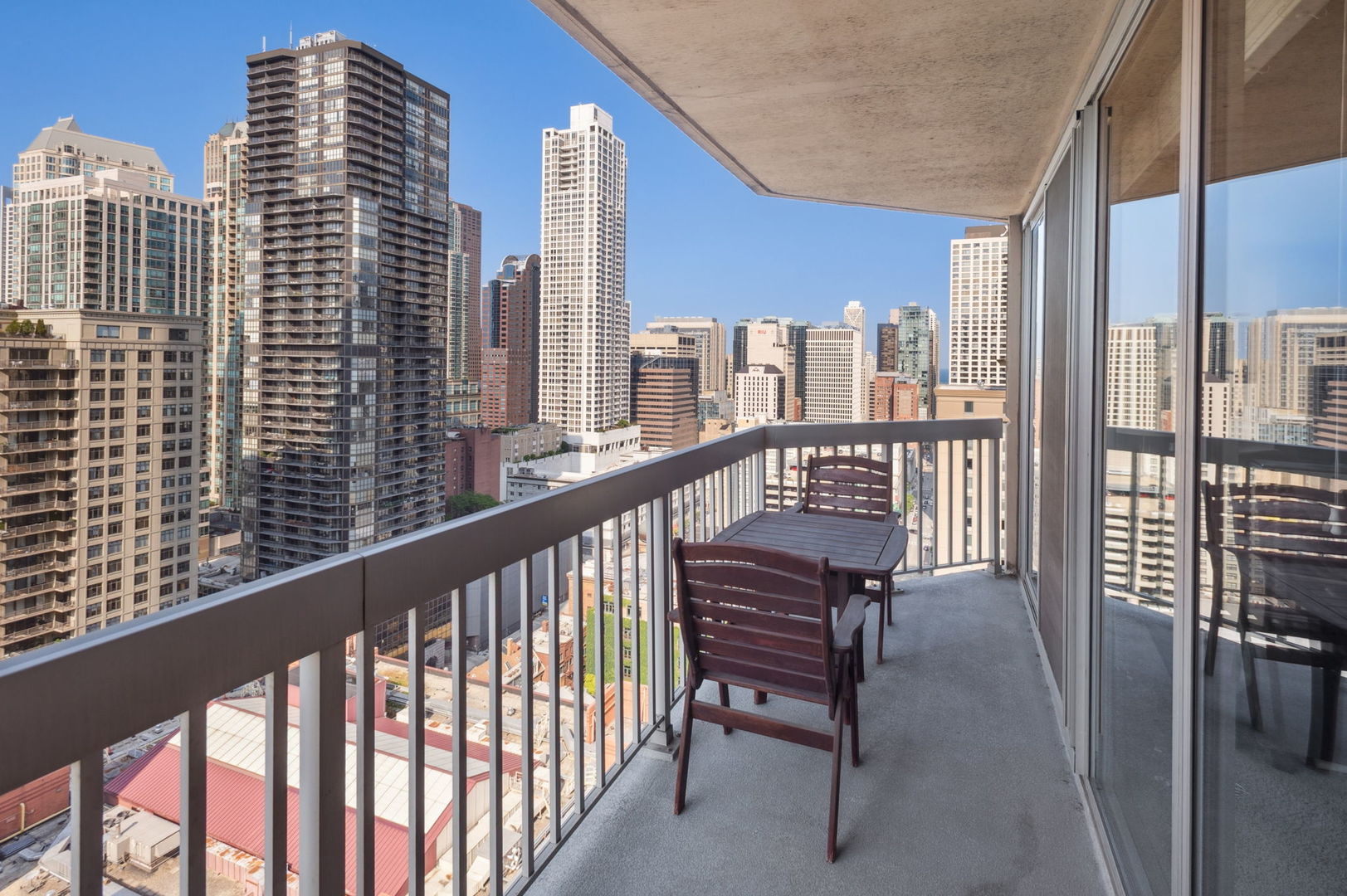 545 N Dearborn Street Unit: 2704