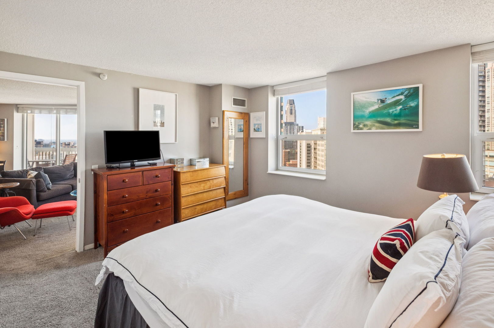 545 N Dearborn Street Unit: 2704