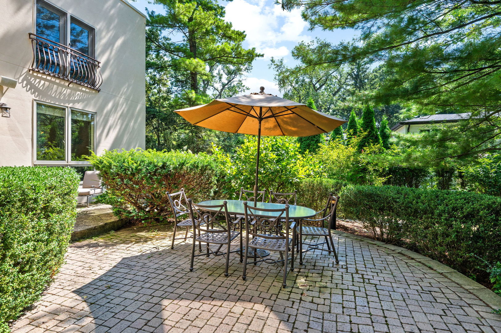 2230 Shady Lane