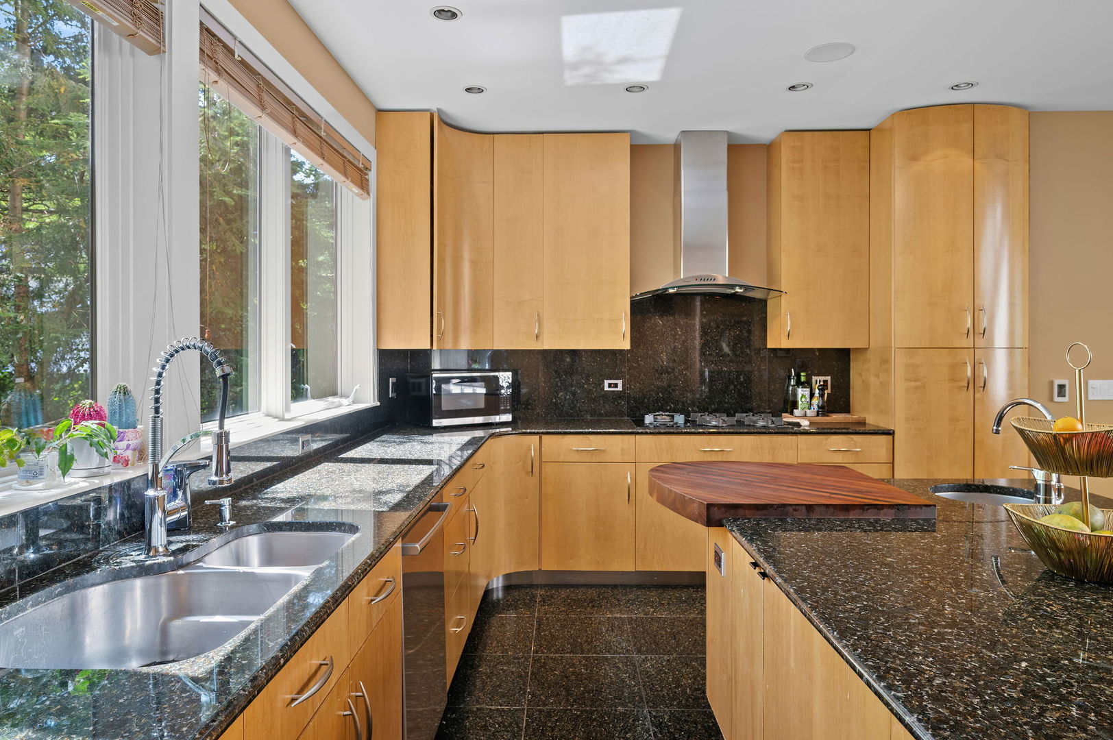 2230 Shady Lane