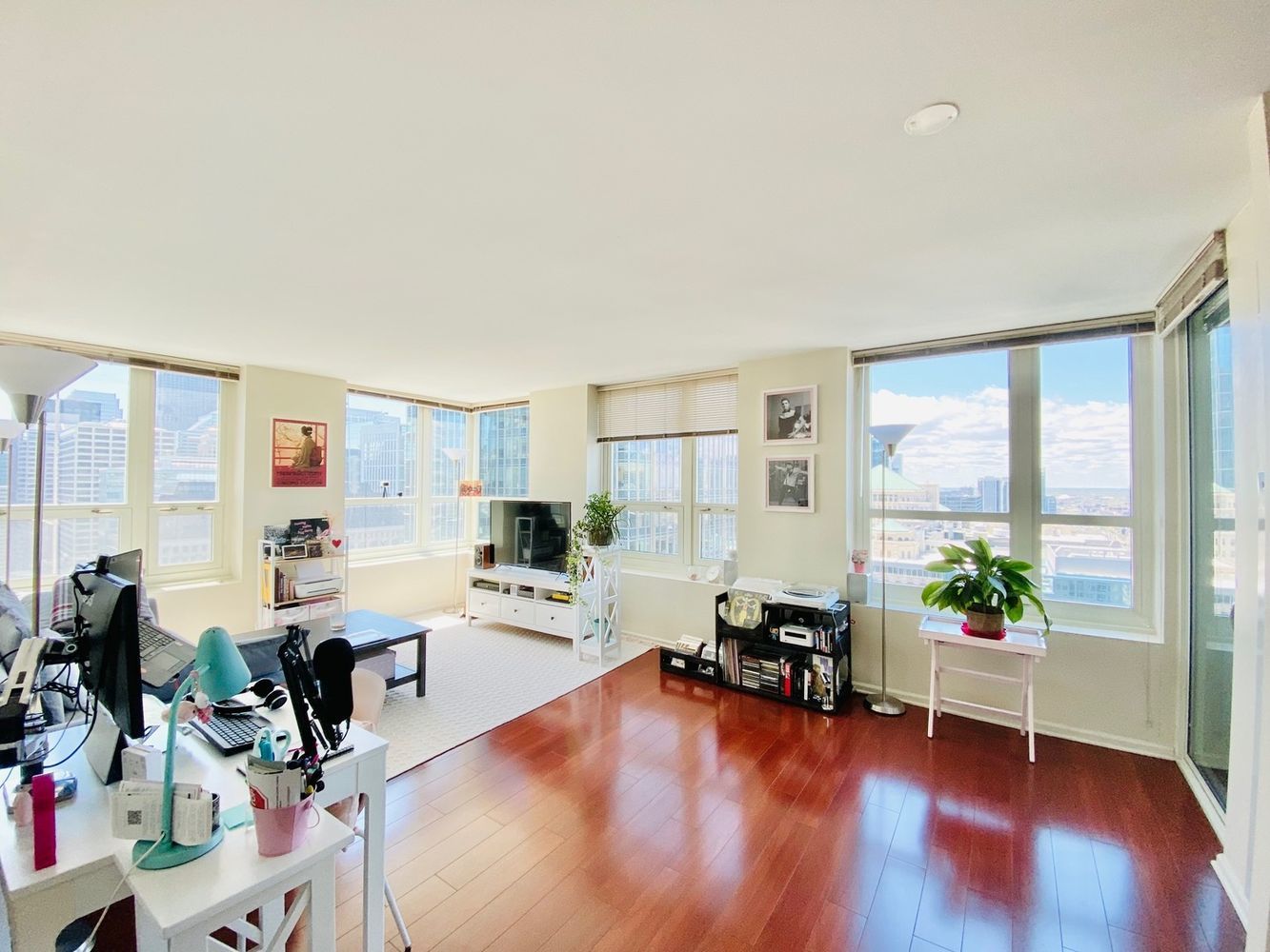 345 N LASALLE Boulevard Unit: 3806